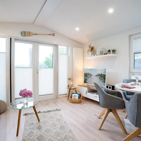 בית נופש Ostseecamp Lily Pond שרבאוץ